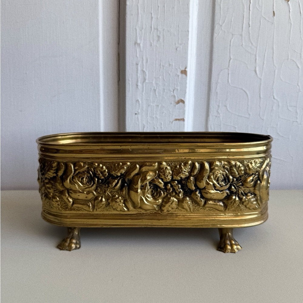 Elegant Gold Floral claw Foot Planter